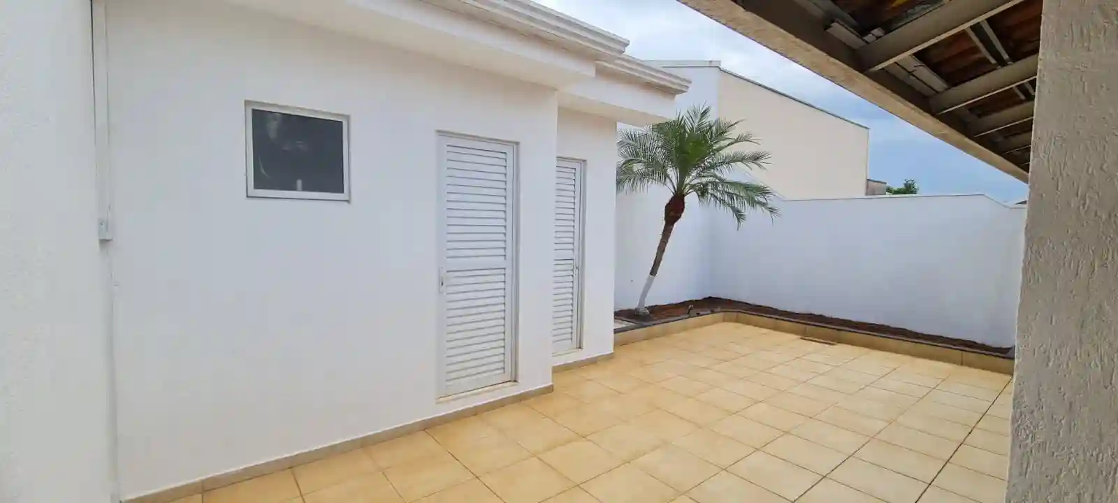 Casa de Condomínio com 3 quartos para aluguel, 30m² — foto 7 de 9