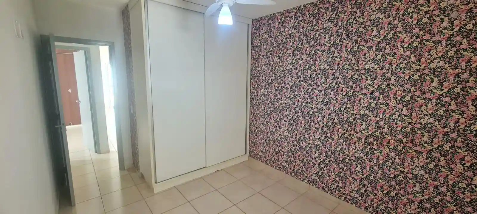 Casa de Condomínio com 3 quartos para aluguel, 30m² — foto 2 de 9