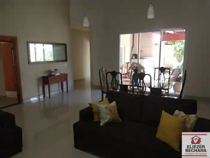 Casa à venda — foto 1 de 47