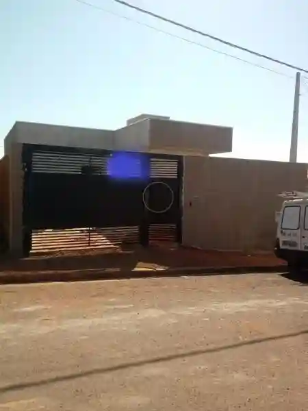 Casa à venda — foto 1 de 4