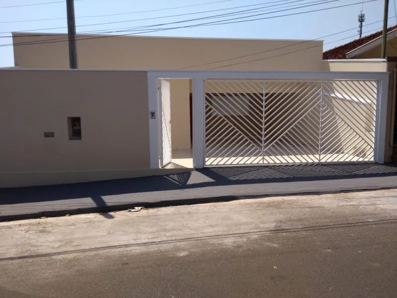 Casa à venda — foto 1 de 5