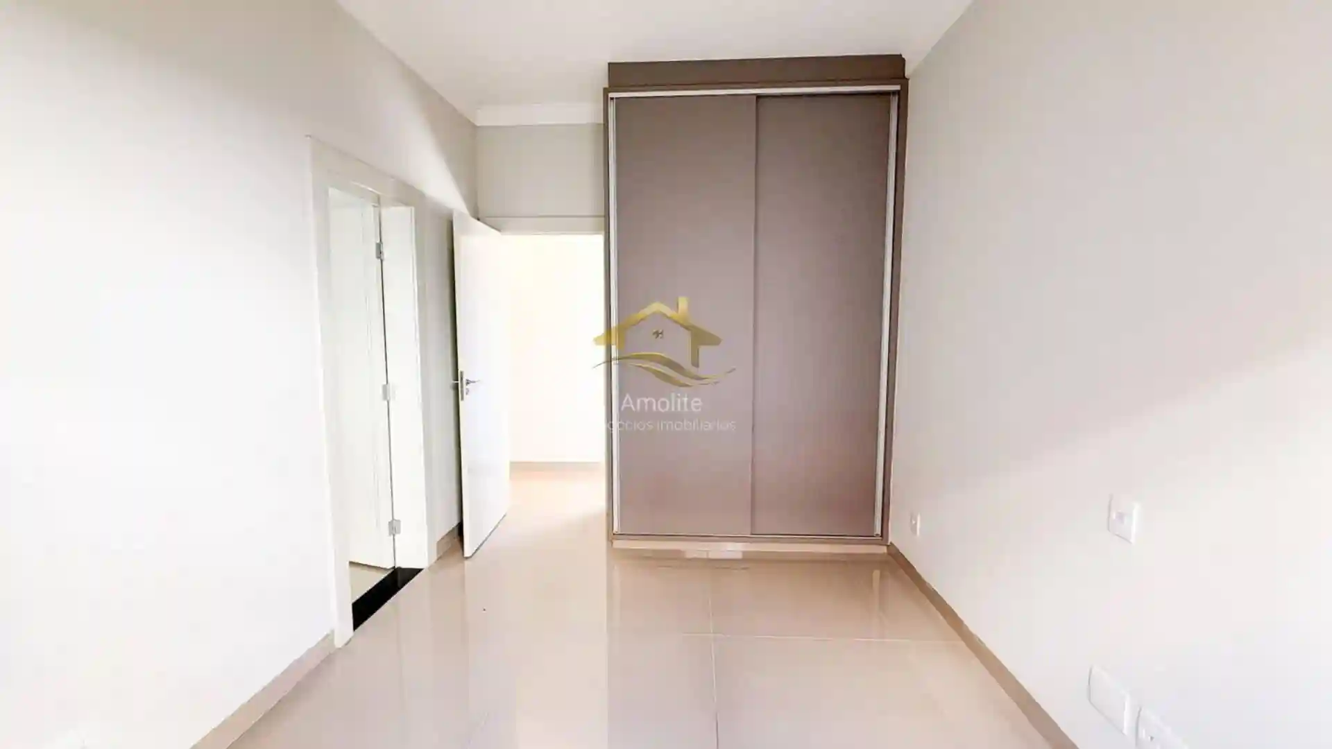 Casa de Condomínio com 3 quartos à venda, 270m² — foto 22 de 38