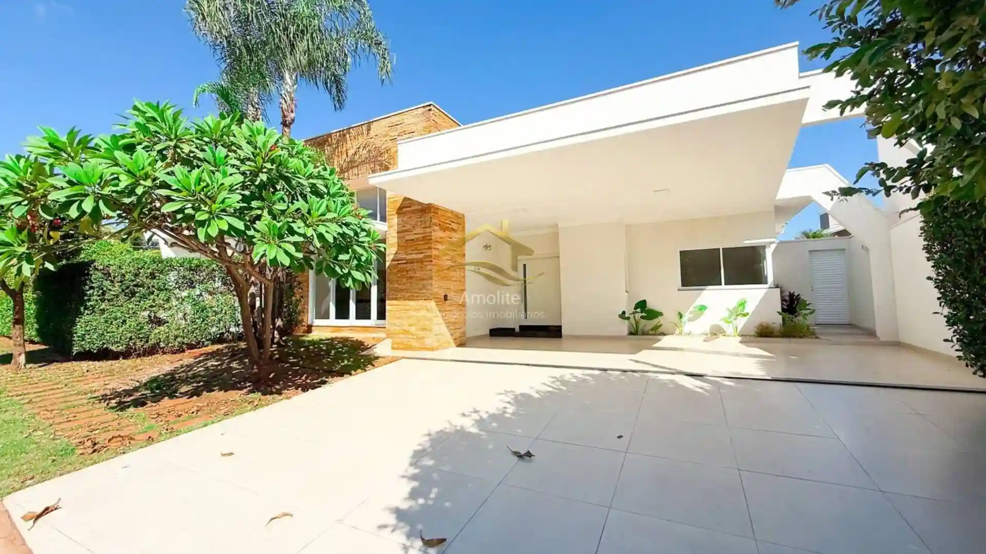Casa de Condomínio com 3 quartos à venda, 270m² — foto 2 de 38