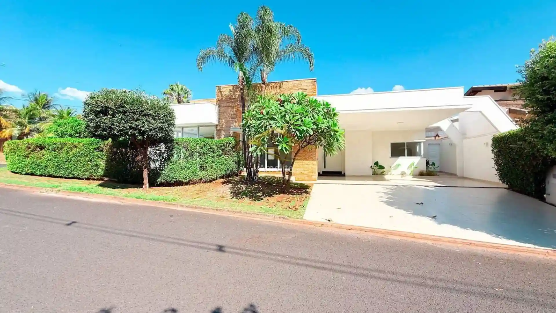 Casa de Condomínio com 3 quartos à venda, 270m² — foto 1 de 38