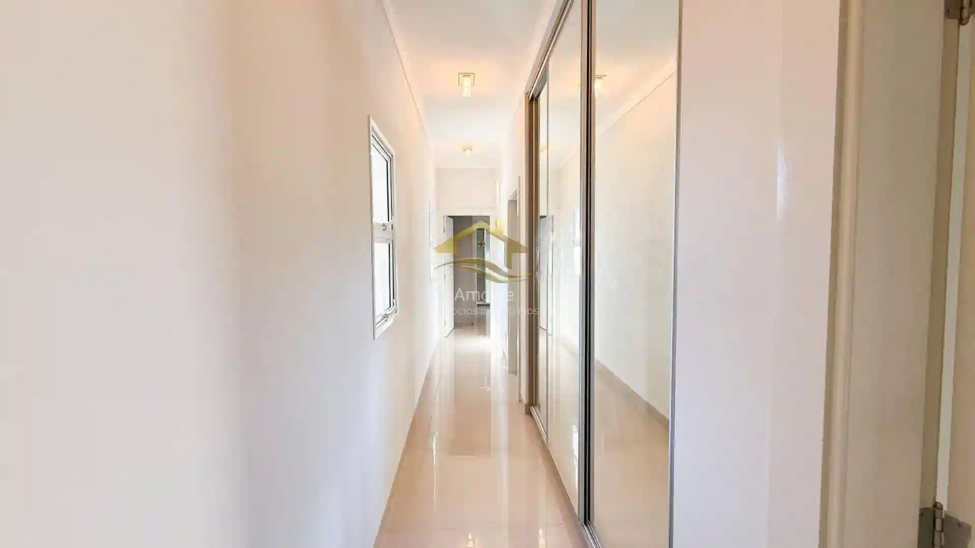 Casa de Condomínio com 3 quartos à venda, 270m² — foto 9 de 38