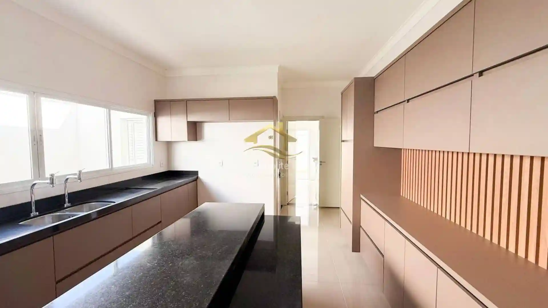 Casa de Condomínio com 3 quartos à venda, 270m² — foto 31 de 38