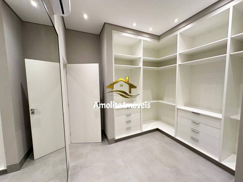 Casa de Condomínio com 3 quartos à venda, 256m² — foto 4 de 28