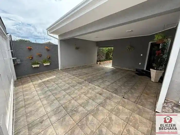 Casa com 3 quartos à venda, 234m² — foto 3 de 28