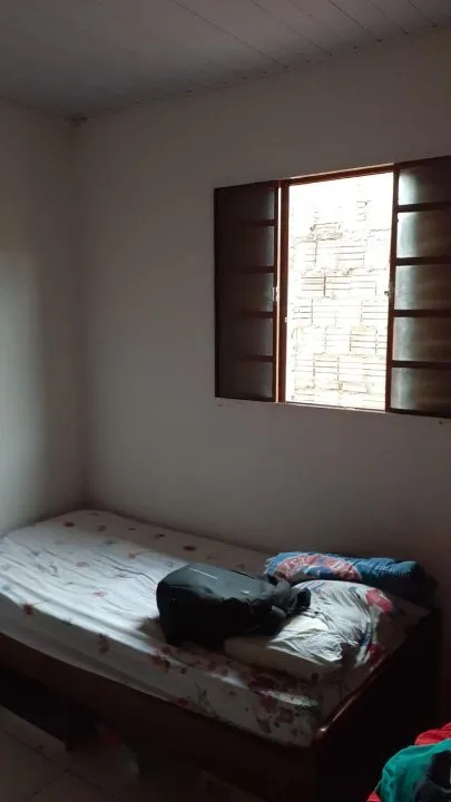 Casa à venda — foto 1 de 6