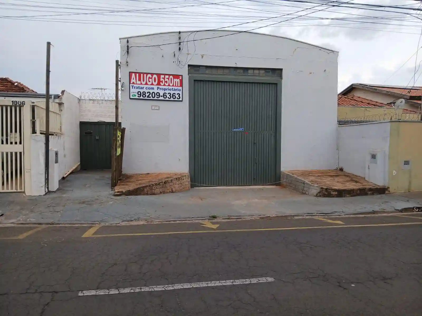 Loja / Salão / Ponto Comercial  para aluguel, 550m² — foto 1 de 6