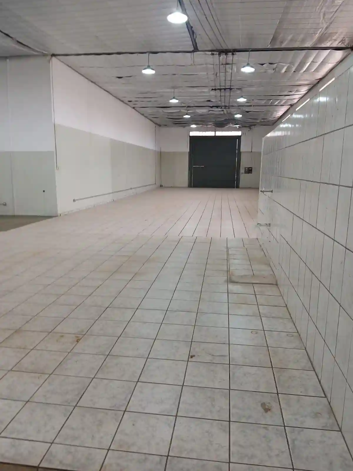 Loja / Salão / Ponto Comercial  para aluguel, 550m² — foto 2 de 6