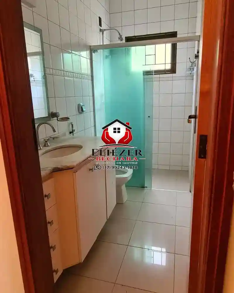 Casa com 3 quartos à venda, 250m² — foto 7 de 9