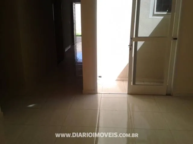 Casa à venda — foto 1 de 4