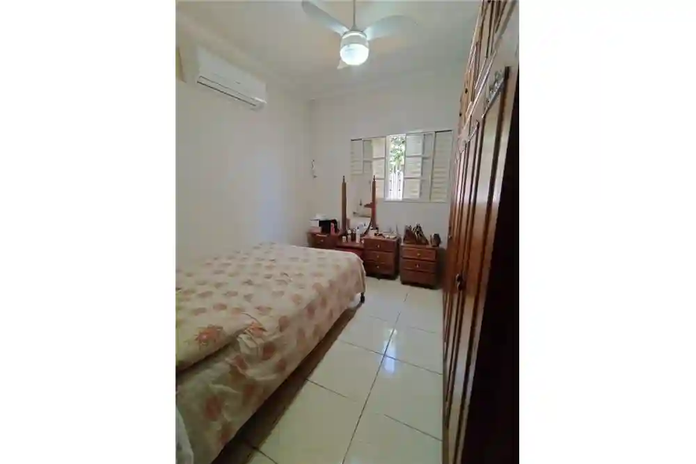 Casa com 2 quartos à venda, 360m² — foto 3 de 9