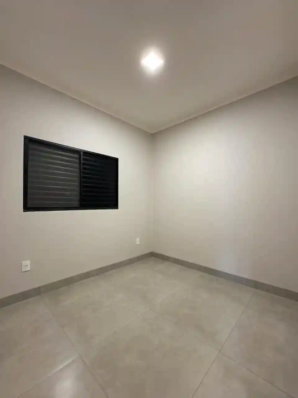 Casa com 3 quartos à venda, 210m² — foto 2 de 28