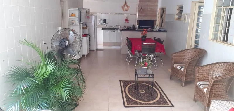 Casa à venda — foto 2 de 2