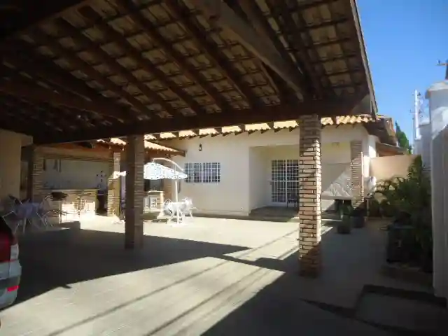 Casa à venda — foto 1 de 42