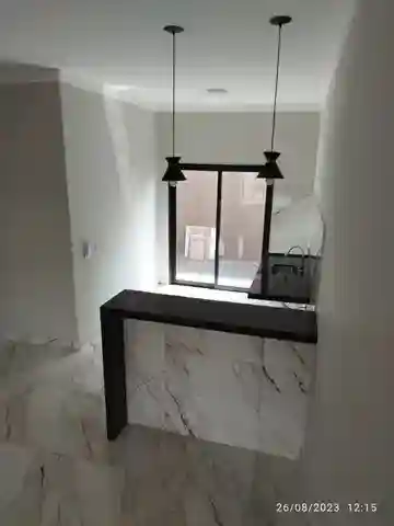 Casa com 3 quartos à venda, 234m² — foto 3 de 36