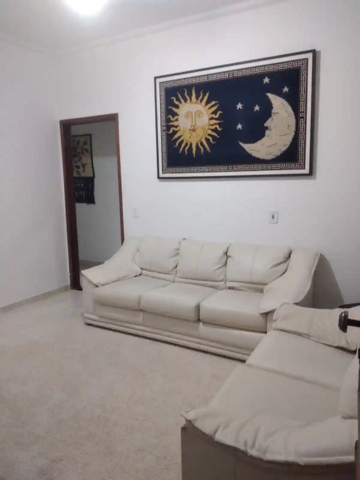 Casa com 3 quartos à venda, 250m² — foto 2 de 11