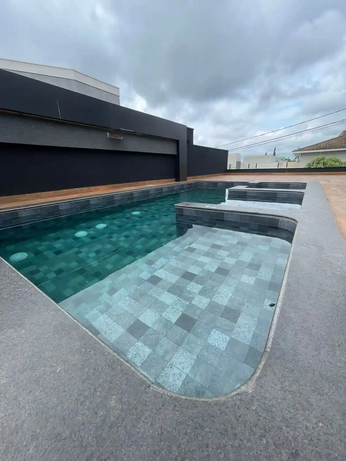 Casa de Condomínio com 3 quartos à venda, 290m² — foto 1 de 10