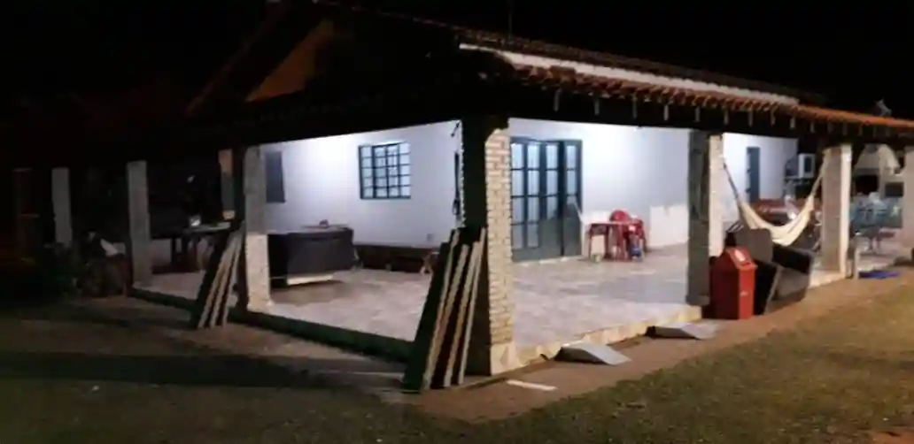 Fazenda / Sítio / Chácara com 2 quartos à venda — foto 1 de 6