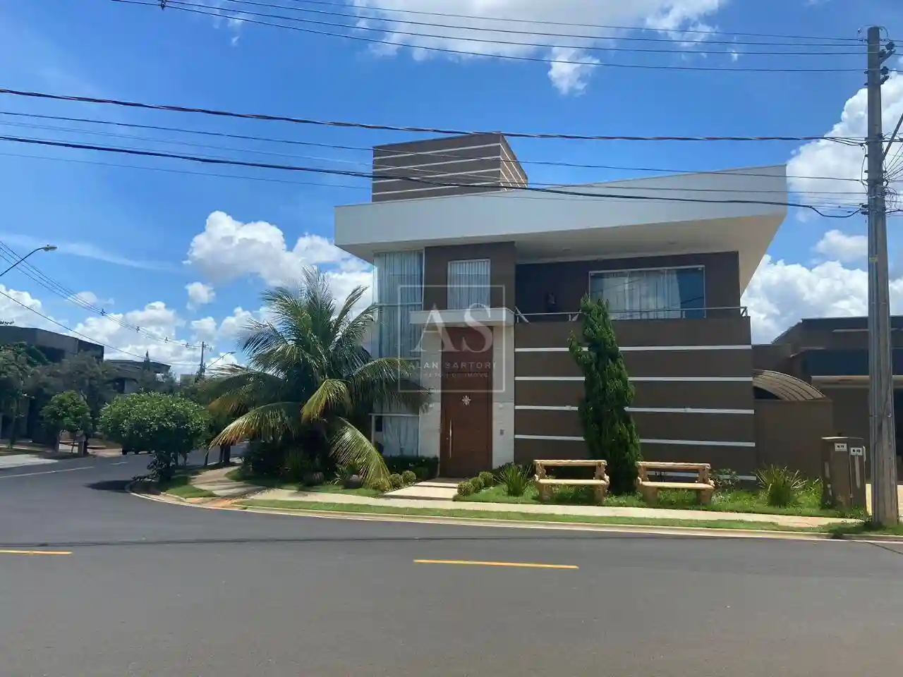 Casa de Condomínio com 3 quartos à venda, 329m² — foto 2 de 27