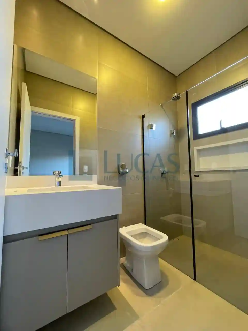 Casa de Condomínio com 3 quartos à venda, 228m² — foto 13 de 27