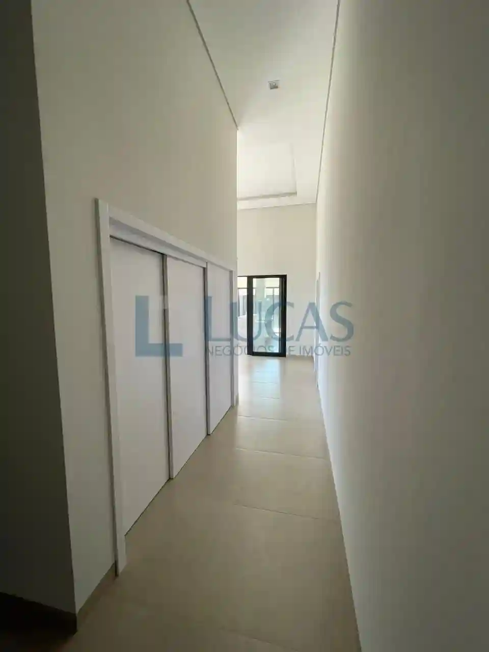 Casa de Condomínio com 3 quartos à venda, 228m² — foto 23 de 27