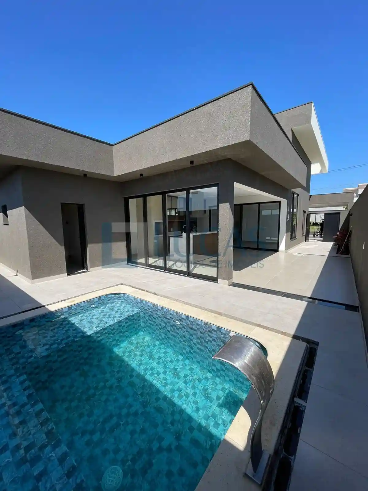 Casa de Condomínio com 3 quartos à venda, 228m² — foto 4 de 27