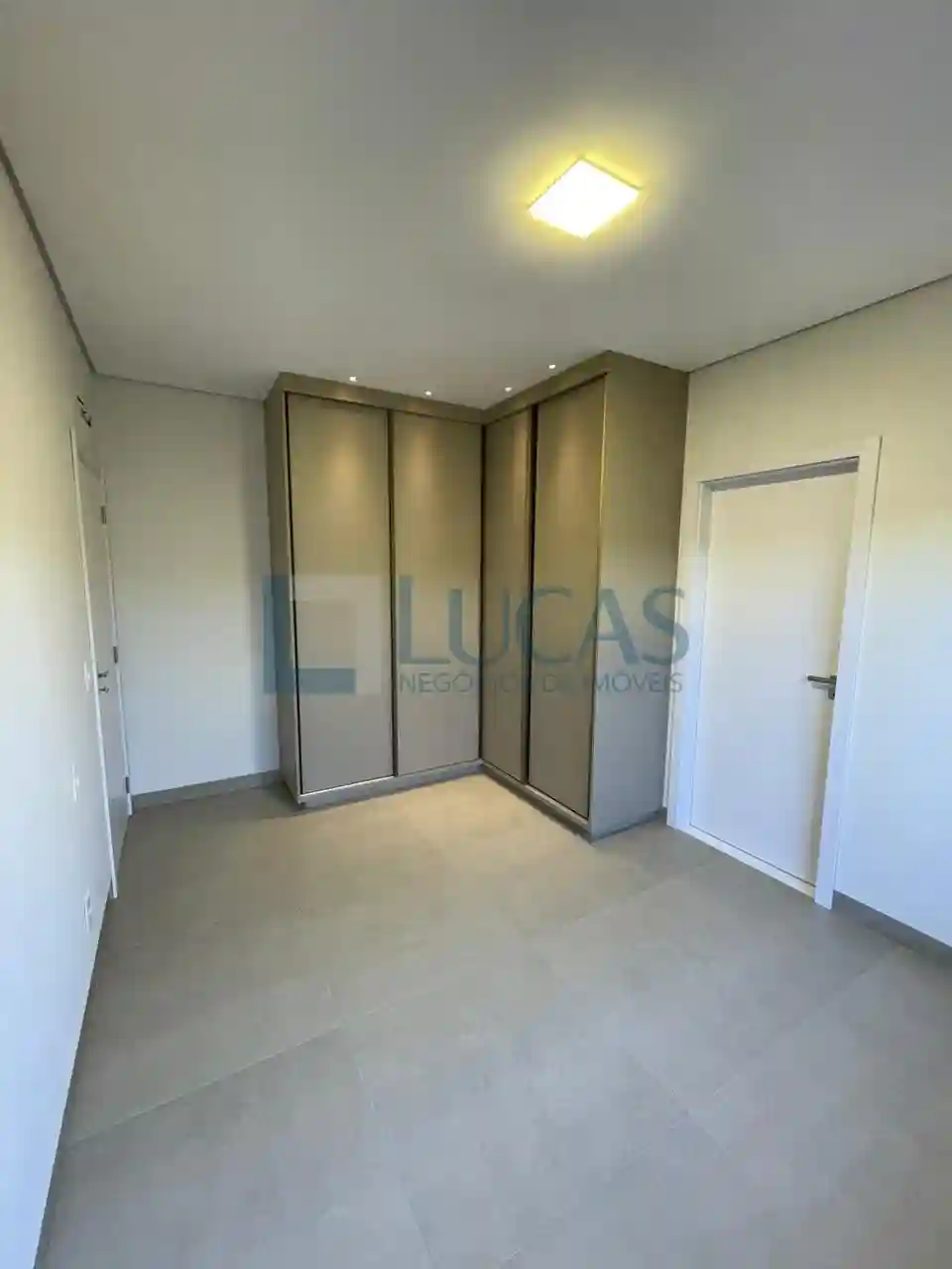 Casa de Condomínio com 3 quartos à venda, 228m² — foto 12 de 27