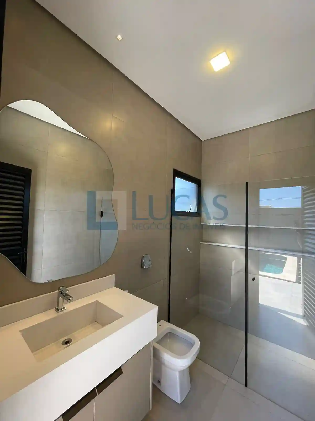 Casa de Condomínio com 3 quartos à venda, 228m² — foto 11 de 27