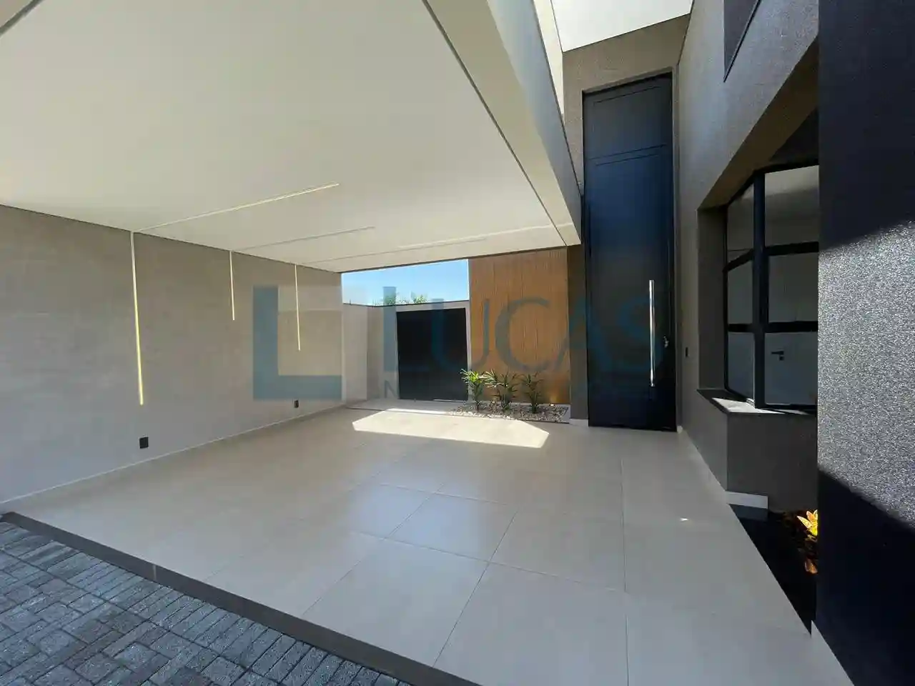 Casa de Condomínio com 3 quartos à venda, 228m² — foto 3 de 27