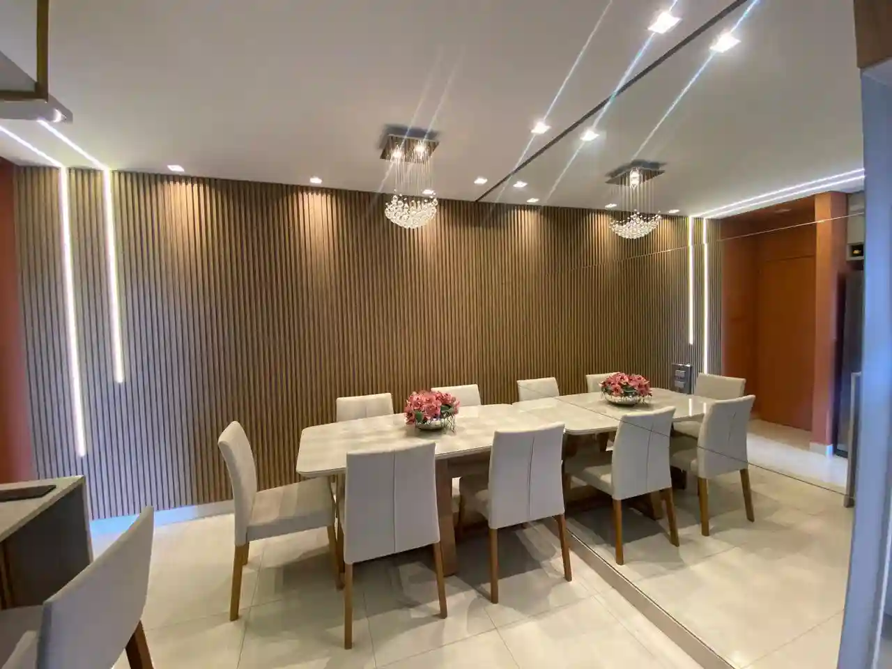 Apartamento com 2 quartos à venda, 54m² — foto 1 de 18