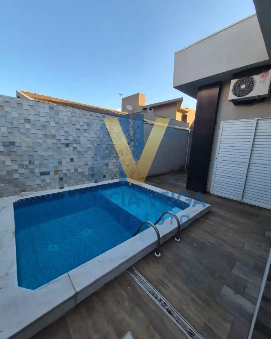 Casa de Condomínio com 3 quartos à venda, 285m² — foto 1 de 18