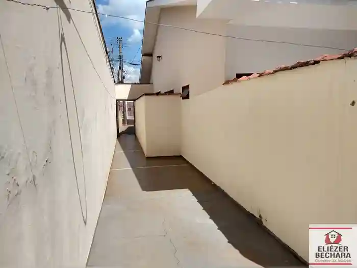 Casa com 3 quartos à venda, 250m² — foto 29 de 44