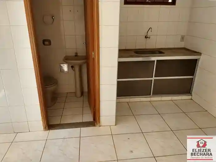 Casa com 3 quartos à venda, 250m² — foto 24 de 44
