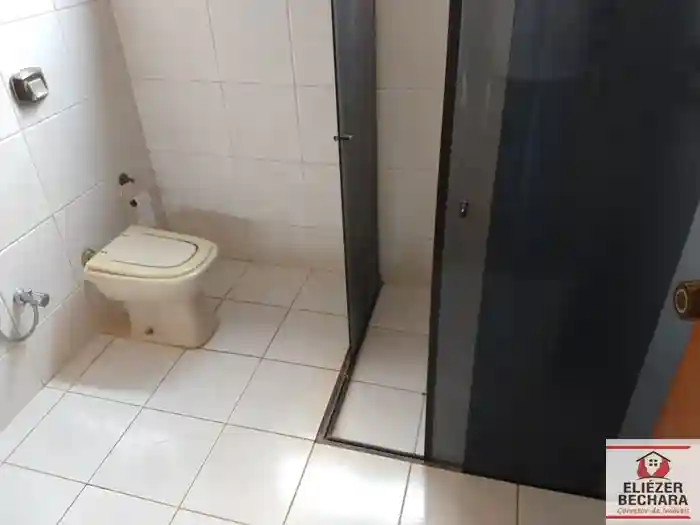 Casa com 3 quartos à venda, 250m² — foto 18 de 44