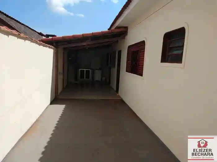 Casa com 3 quartos à venda, 250m² — foto 30 de 44