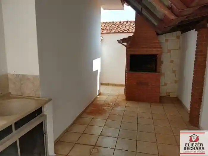 Casa com 3 quartos à venda, 250m² — foto 25 de 44