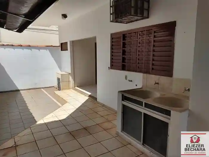 Casa com 3 quartos à venda, 250m² — foto 27 de 44