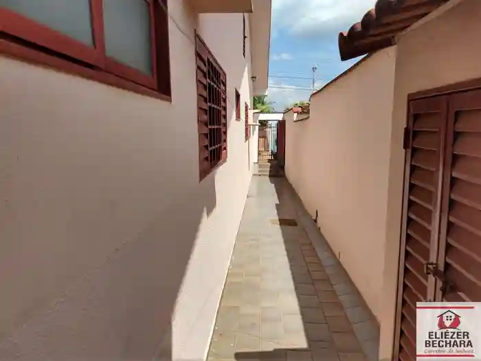 Casa com 3 quartos à venda, 250m² — foto 26 de 44