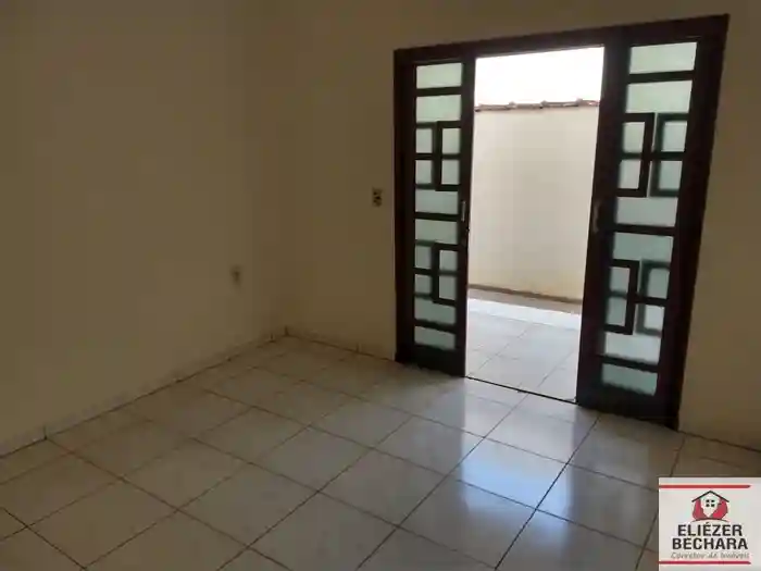 Casa com 3 quartos à venda, 250m² — foto 3 de 44