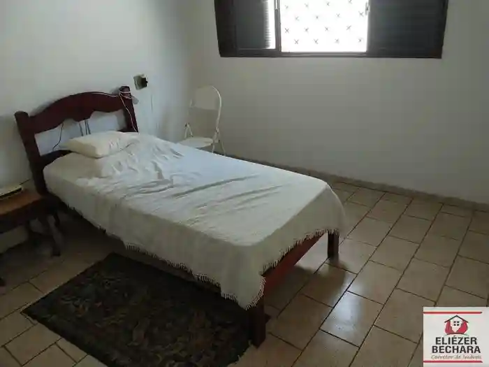 Casa com 3 quartos à venda, 250m² — foto 43 de 44