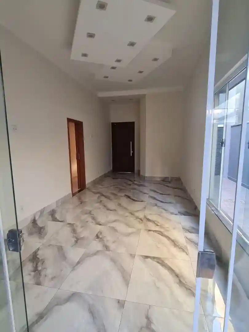 Casa de Condomínio com 3 quartos à venda, 253m² — foto 3 de 10