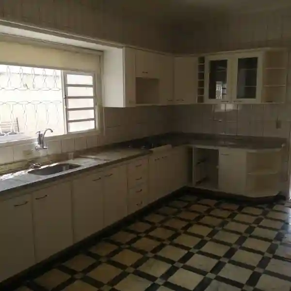Casa à venda — foto 5 de 8