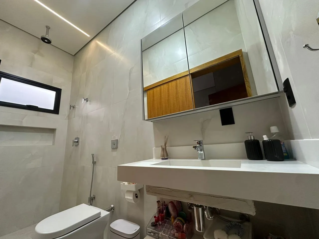 Casa de Condomínio com 3 quartos para aluguel, 300m² — foto 10 de 17