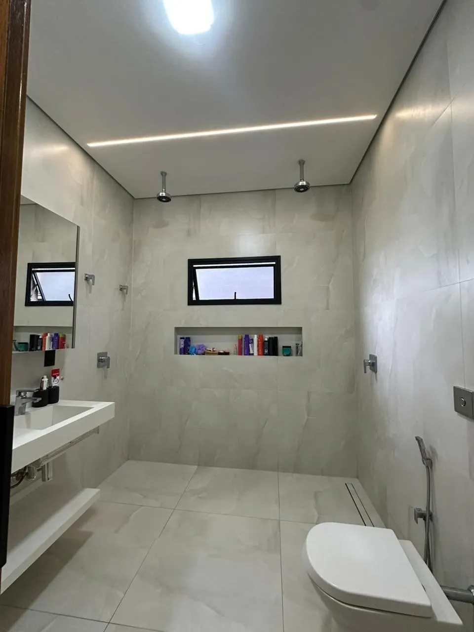 Casa de Condomínio com 3 quartos para aluguel, 300m² — foto 4 de 17