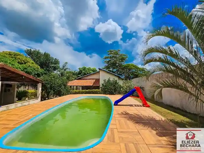 Fazenda / Sítio / Chácara com 2 quartos à venda, 1000m² — foto 2 de 25