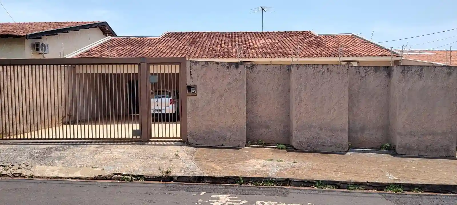 Casa com 3 quartos à venda, 450m² — foto 1 de 9