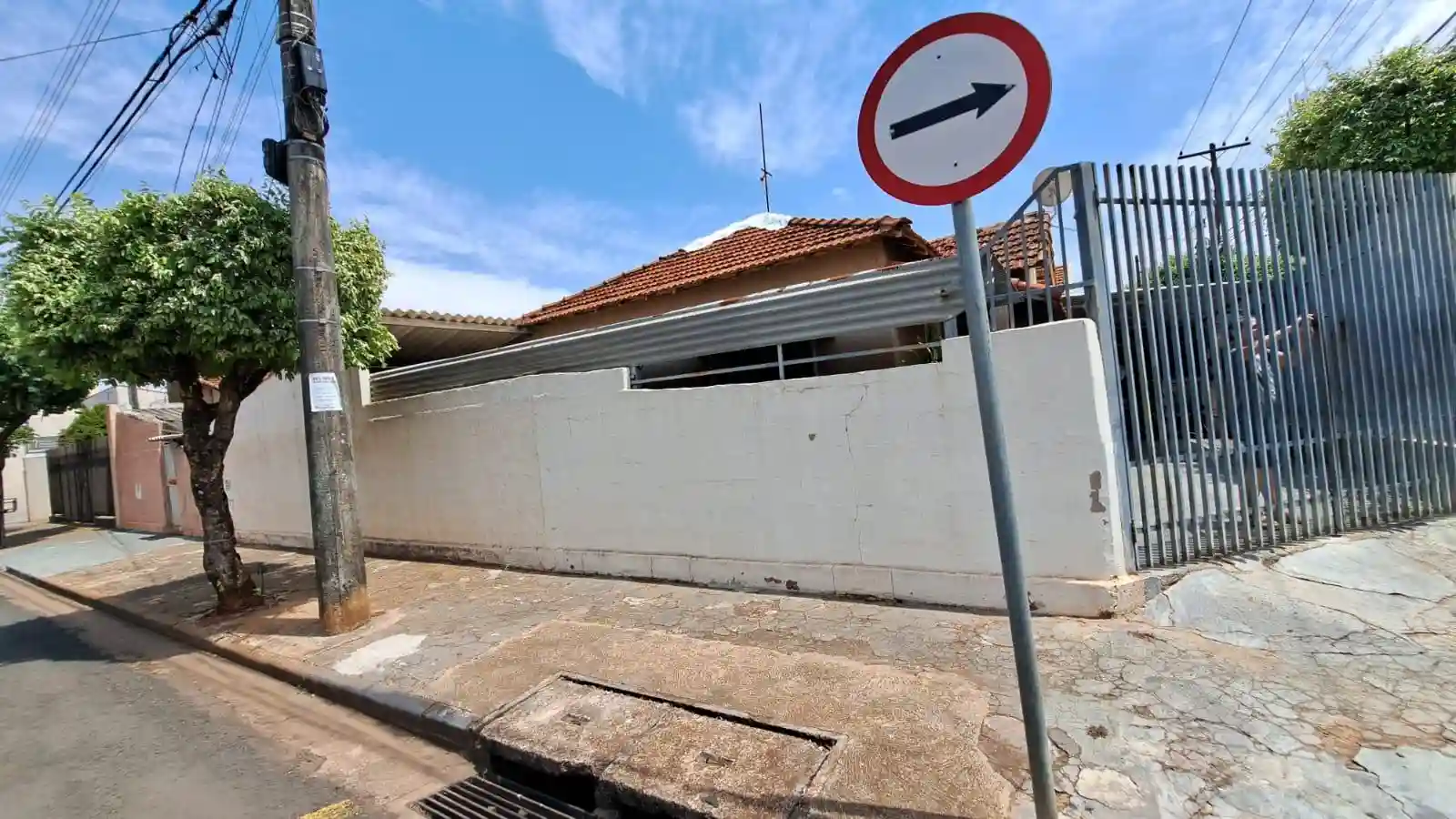 Casa Comercial com 2 quartos à venda, 242m² — foto 1 de 15